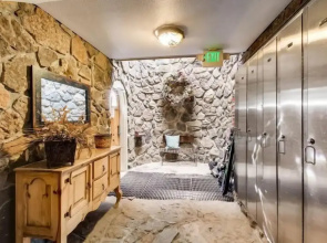 Ski In 3 Bedroom at Chateaux Dumont Keystone