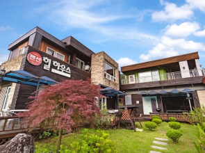 Gapyeong Hillhouse Pension