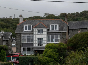 Maelgwyn House