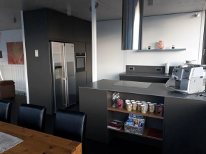 Glas House - Design Holiday Home