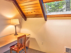 Four Stone Lodge Near Mt Rainier