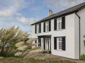 The Pines at Eastleigh - 3 Cottages
