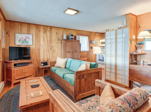 Dock & Rowboat: 'beechnut Bungalow' on Keuka Lake