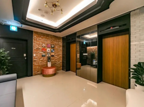 Changwon Sangnam-dong Hotel Chris B