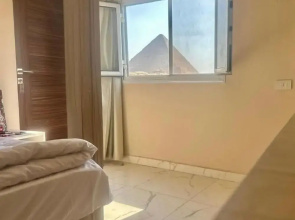 Pyramids Express View Inn