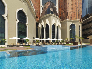 Bab Al Qasr Hotel