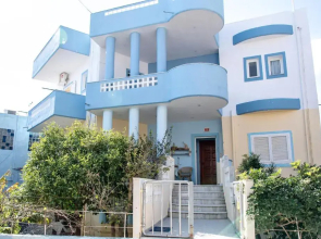 Doria's Seaview Apartment at Keratokampos I