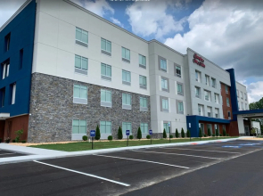 Hampton Inn & Suites Pittsburgh New Stanton