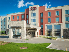 Hampton Inn & Suites by Hilton, Airdrie, AB, Canada