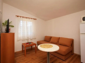 Apartments Ereš Žuronja