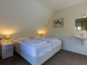 Apartment in Vrouwenpolder Near the Dunes
