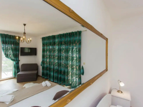Beautiful Holiday Home in Kaštel Novi With Private Pool