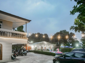 Residences by RedDoorz near Taman Safari
