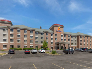 Holiday Inn Express & Suites Milwaukee Nw Park Place by IHG