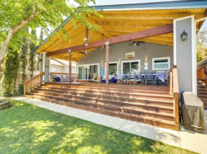 Spacious Lakeport House on Clear Lake w/ Dock