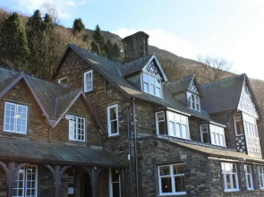 Ravenstone Manor