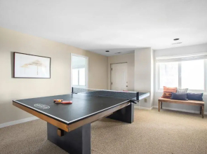 Lighthouse by Avantstay Beachfront View Home w/ Pool Table & Ping Pong