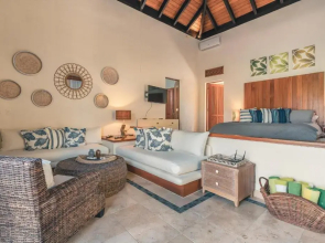 Tropical Villa With Pool at Green Village B843