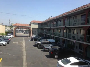 Econo Motor Inn