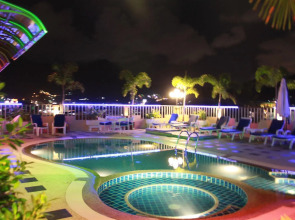 Patong Hemingway's Hotel