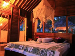 Tepi Sungai Guest House