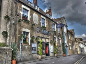 The Old Bath Arms Hotel