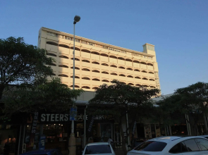 Lighthouse Mall Apartment