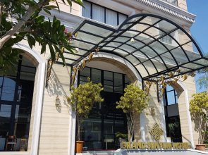 Grand Senyum Hotel