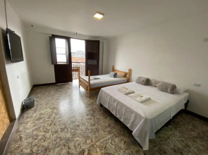 Les Balcons Hostel