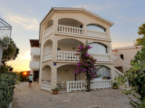 Apartment Lias - with restaurant: A2 Rogoznica, Riviera Sibenik