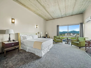 The Suites at Prairie Falls & Event Center
