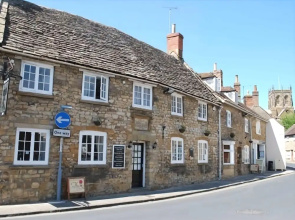 The Britannia Inn Hotel