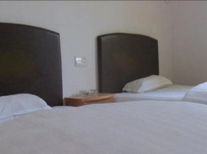 Jiujiang Huangguan Holiday Inn