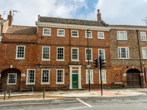 Luxurious Georgian Central Apartment -Parking - 1