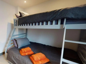 3 The View apartments Ilfracombe - Hot Tub, Parking, Lift, EV