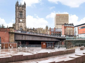 Stunning 2BR Manchester Apartment