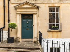 Grand Georgian Townhouse With Garden