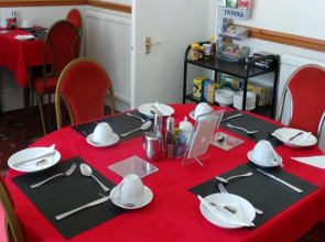 Oakcliffe Hotel