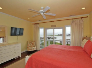 124 Waters Edge
