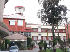 OYO 8955 Hotel Bobina