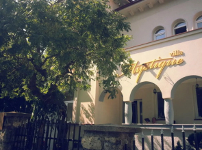Villa Mystique
