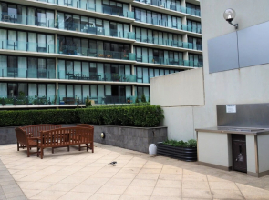 Metro Apartments South Melbourne CBD edge