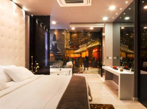 Ultra Luxury 2 Bed Loft in Lleras