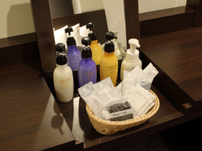 Red Roof Inn & Suites Osaka - Namba/Nippombashi