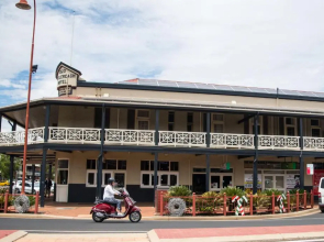 Castlereagh Hotel