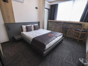 Dewy Hotel