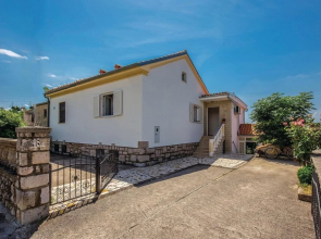 Amazing Apartment in Jadranovo With 2 Bedrooms and Wifi