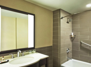 Sheraton Lincoln Harbor Hotel