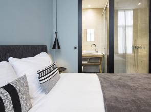 Quentin Zoo hotel