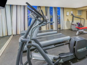 Wyndham Garden Hotel Newark Airport